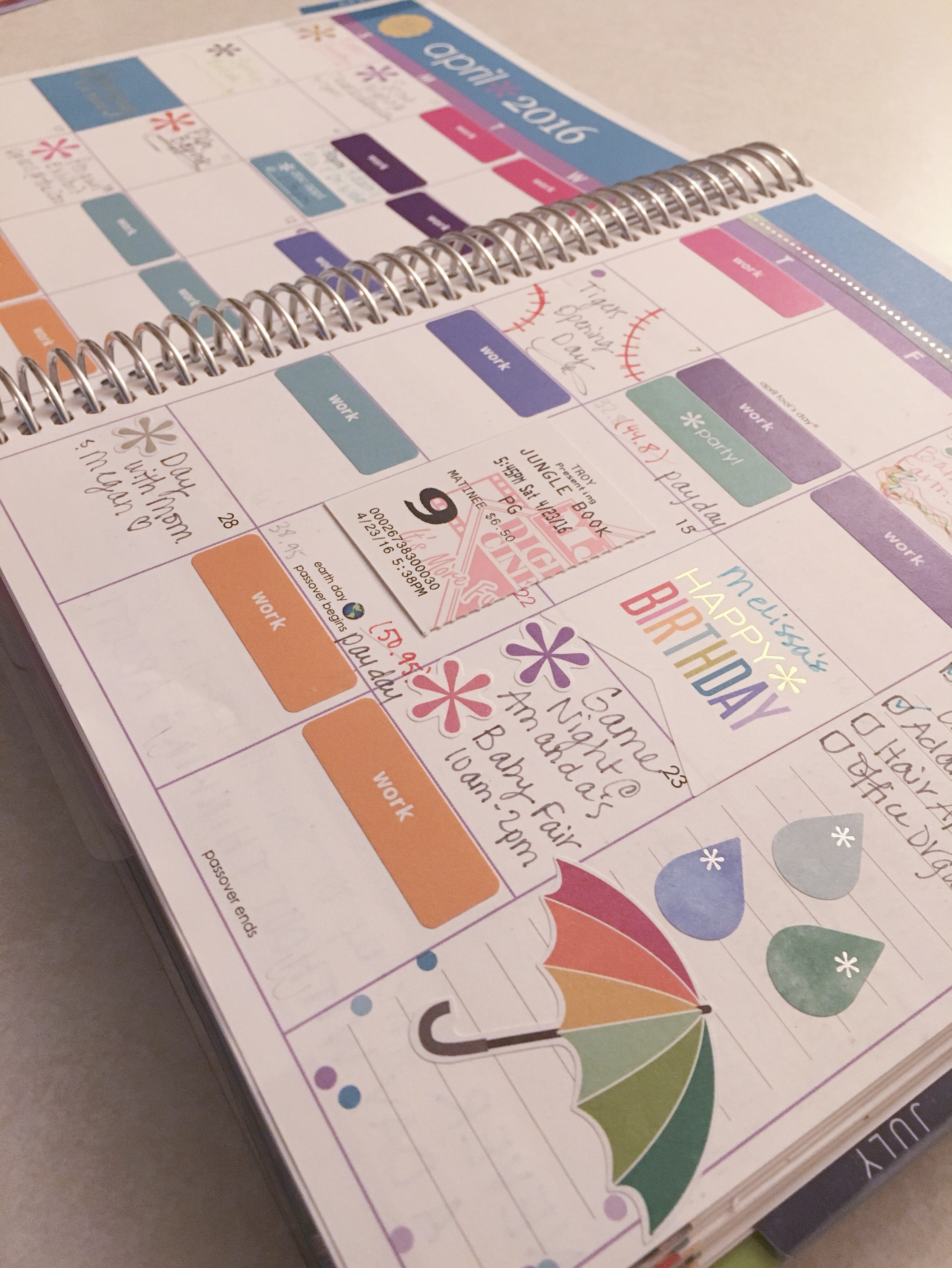 How I Organize And Decorate My Erin Condren Life Planner - Lattes ...