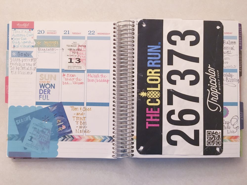 How I Organize And Decorate My Erin Condren Life Planner - Lattes ...