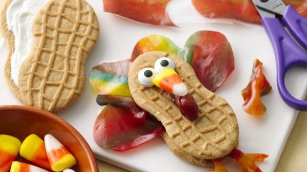 I'm sure you will love this collection of Thanksgiving desserts and turkey treats for kids as much as I do. Enjoy! 